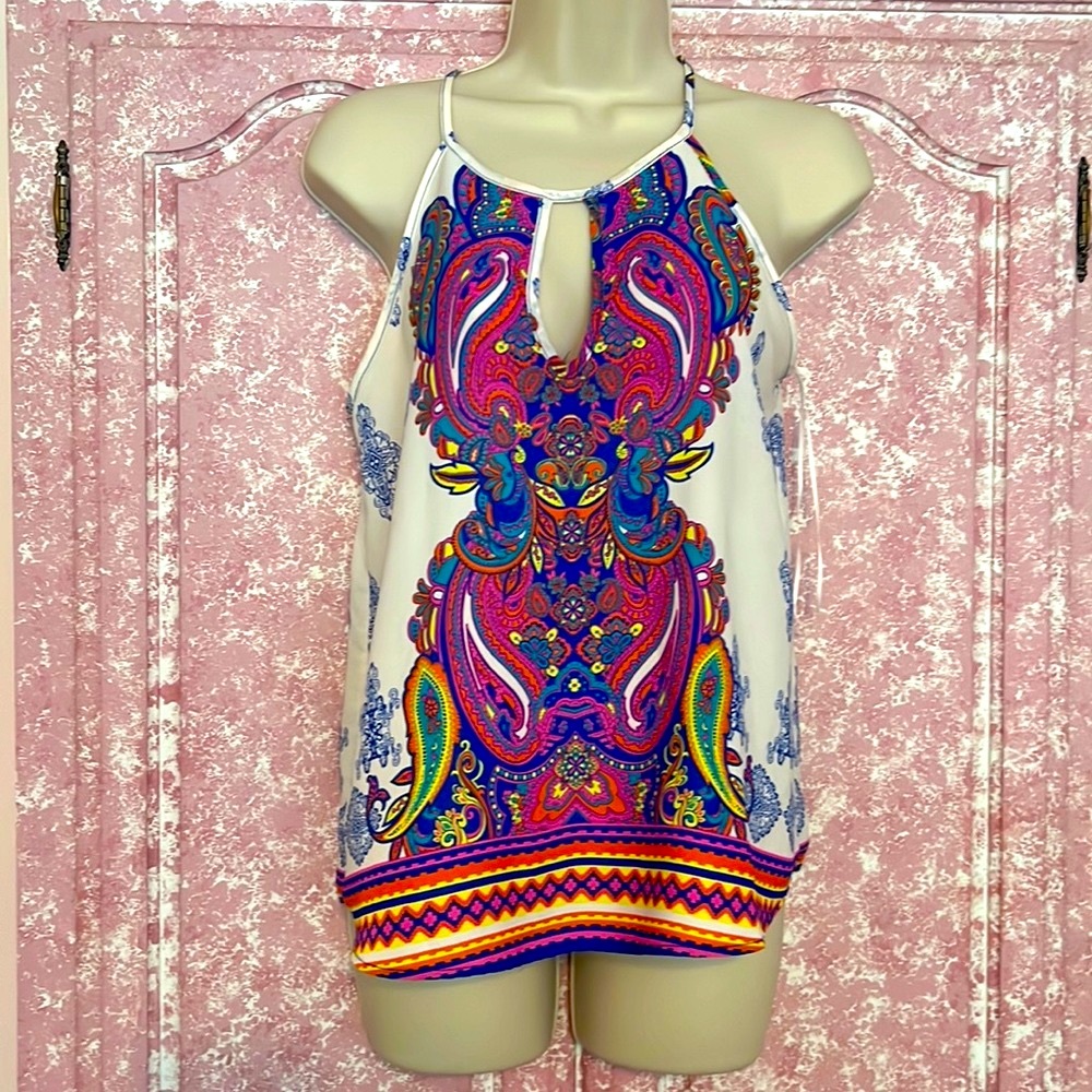 Beautiful women’s tank top/blouse